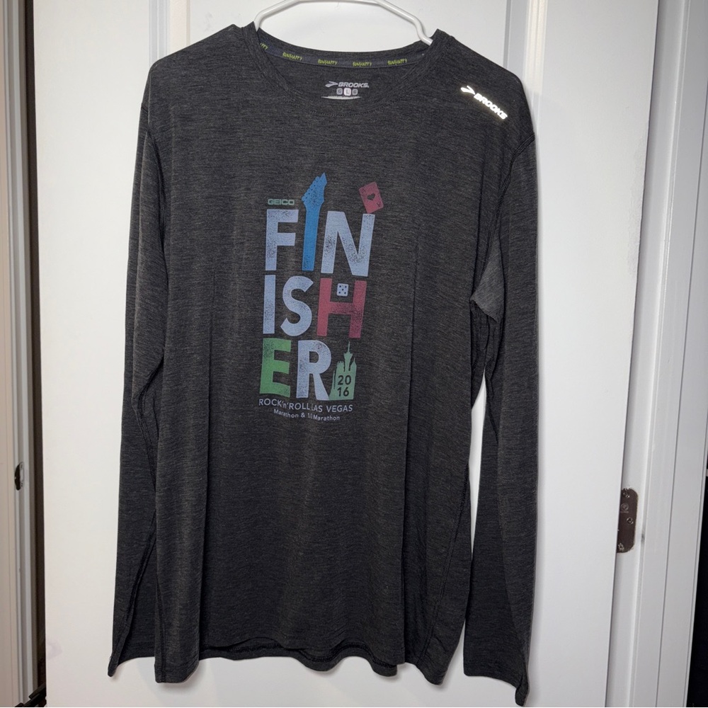 Men’s Brooks Charcoal Long Sleeve "FINISHER" 2016 Vegas Graphic Tee Size: L